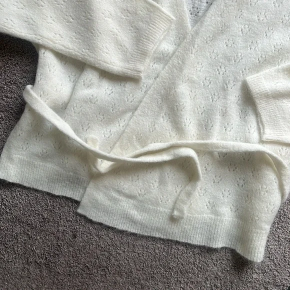 Smash & Tess Iskra Lawrence collab keep it cute cardigan - Picture 6 of 7